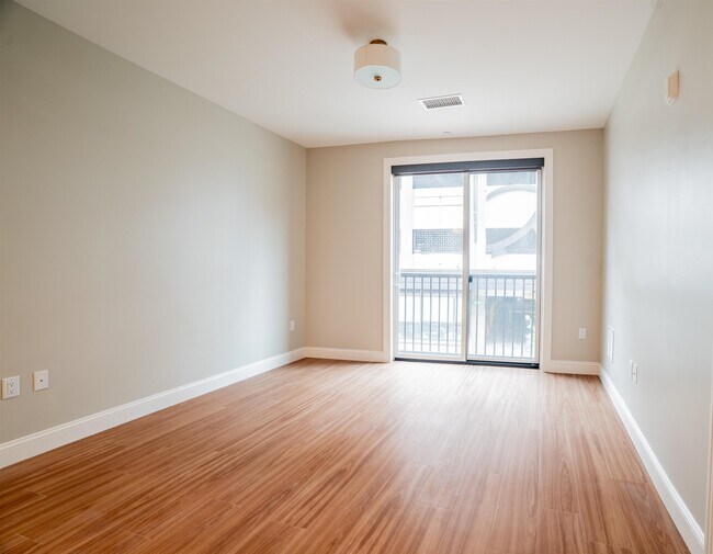 Building Photo - 99 Foundry Pl