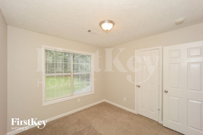 Building Photo - 11685 Heritage Dr