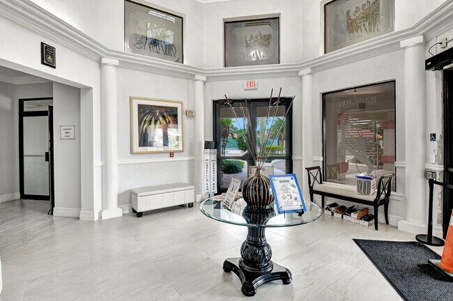 Building Photo - 7677 Lexington Club Blvd