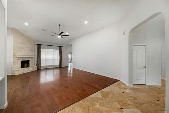 Building Photo - 3806 Azur Ln