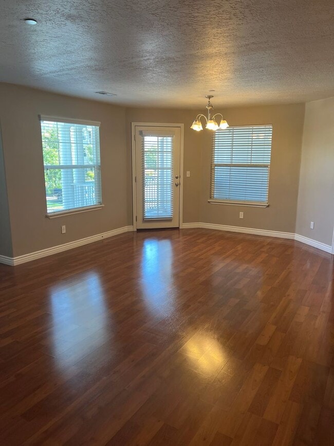 Building Photo - Beautiful Daybreak Condo