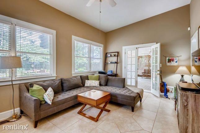 Building Photo - 1038 S Candler St