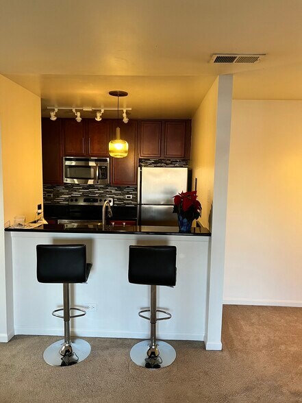 Building Photo - 104 Glengarry Dr