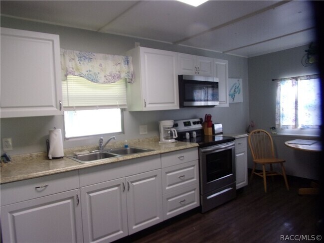 Building Photo - 8810 W Arber Ct