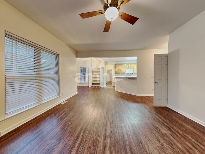 Building Photo - 4141 Autumn Cove Dr