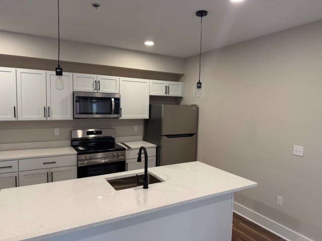 Building Photo - 501 Linden St