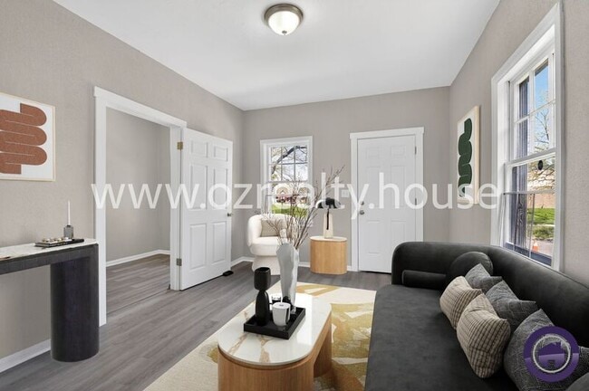 Building Photo - 160 Bronson Ave