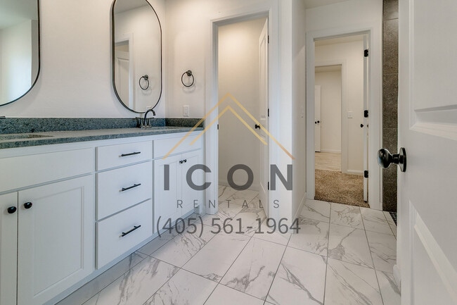 Building Photo - 809 S 2nd St