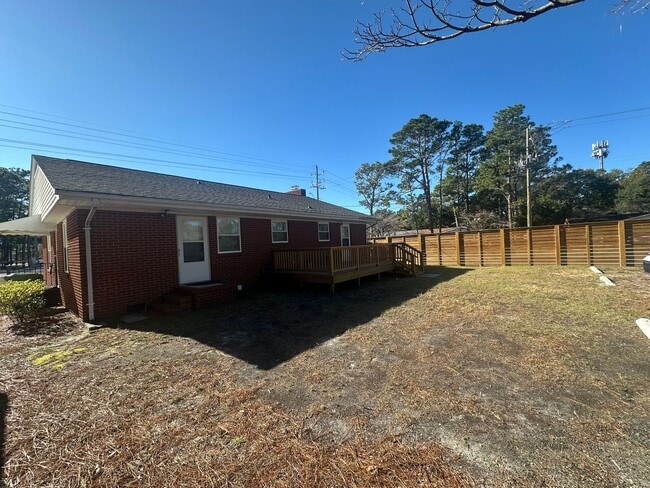 Building Photo - Updated 2 Bedroom, 1 Bath Home Locate Close to Wrightsville Beach