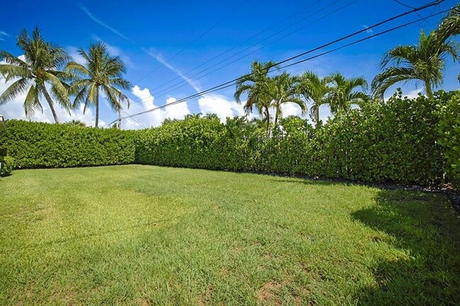 Building Photo - 2445 SE 7th St