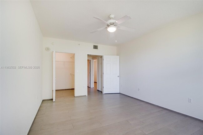 Building Photo - 2000 N Bayshore Dr