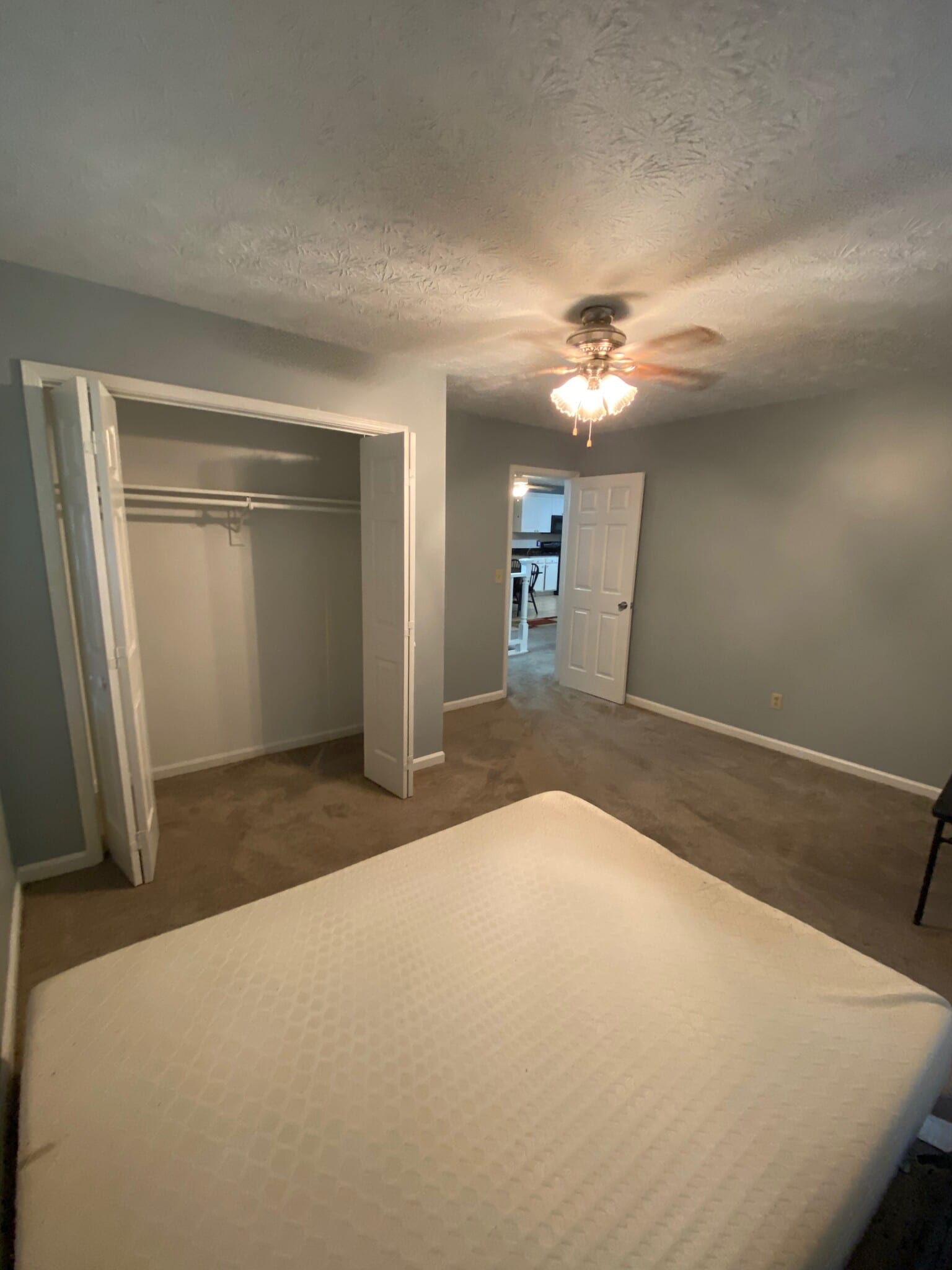 Building Photo - 5512 Estates Court