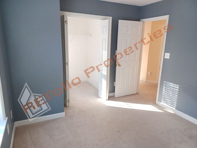 Building Photo - Beautiful 3 Bedroom Home w/a Bonus Room + Semi-furnished Basement in a 1 acre lot @ Hideaway Esta...