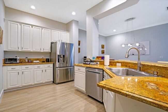 Building Photo - 14300 Calypso Ln
