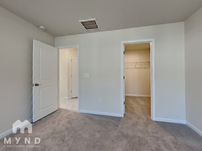 Building Photo - 132 Eagle Chase Dr