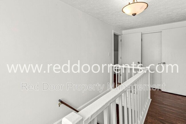 Building Photo - 957 Woodhill Dr