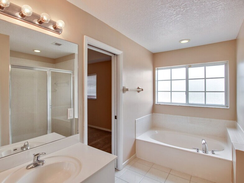 Building Photo - 8822 SW 209th Terrace