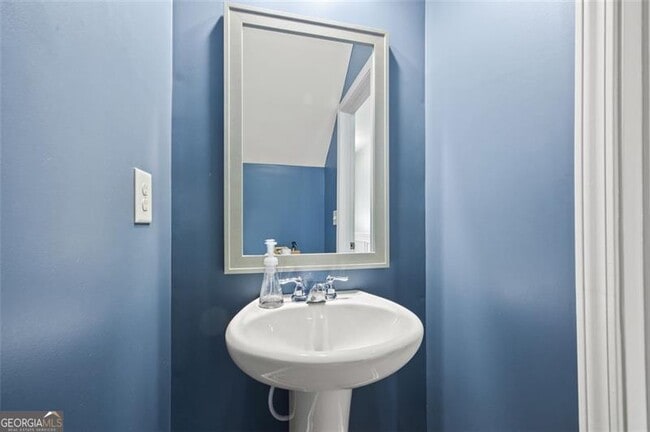 Building Photo - 3203 CYRUS Ln