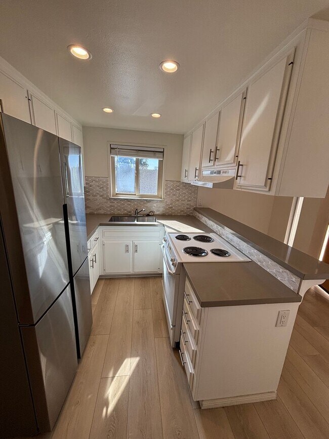 Building Photo - Carlsbad Village Condo