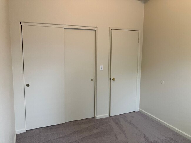 Building Photo - 122 Orange Ave