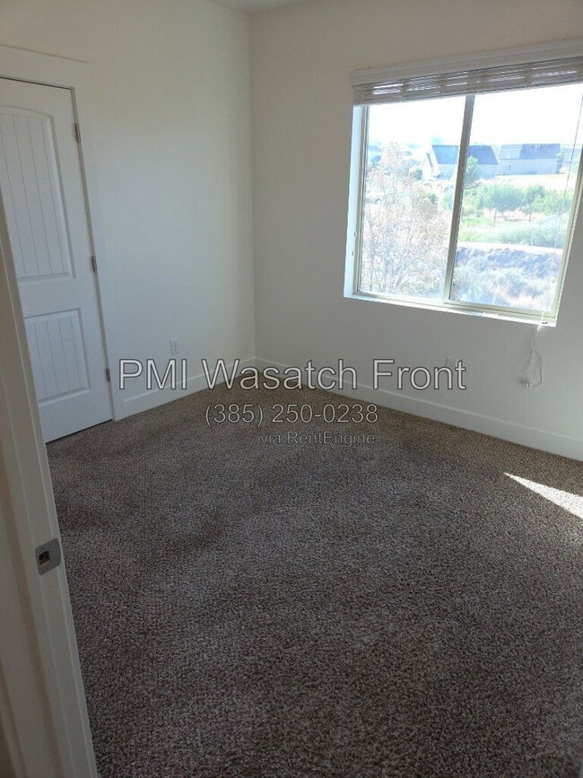 Building Photo - 147 W Spring Hill Way