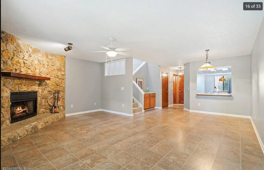 Building Photo - 11211 Windtree Dr E
