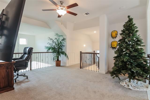 Building Photo - 16708 Garden Dr