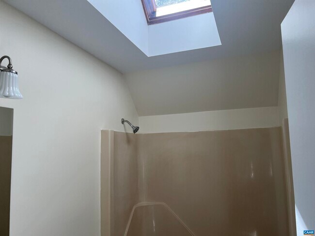 Building Photo - 14150 James River Rd