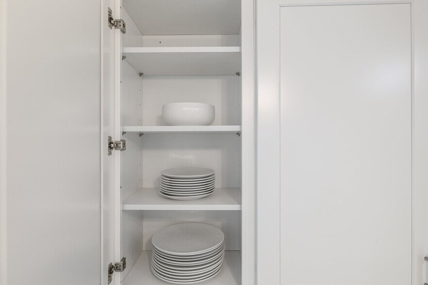 Building Photo - 15555 Union Ave