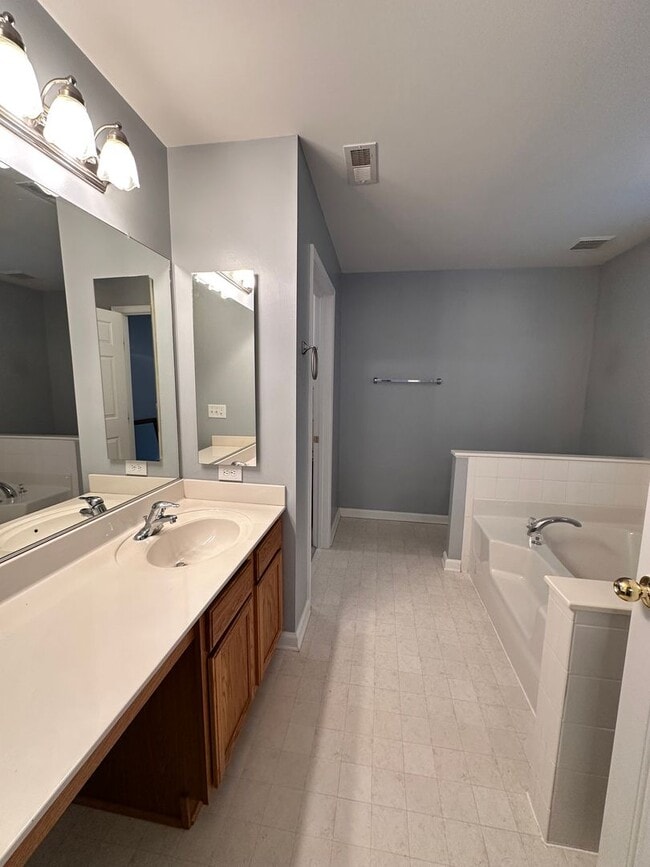 Building Photo - Exclusively Offered By Muse Realty