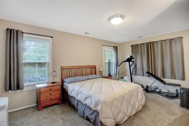 Building Photo - 393 Yorkshire Pl