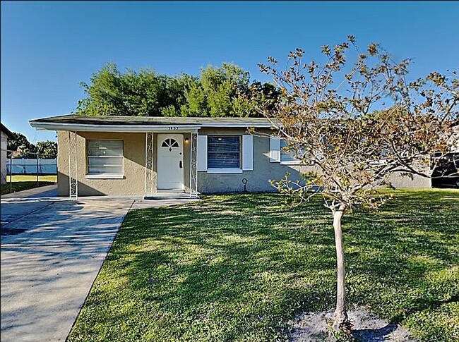 Primary Photo - 5435 Lily St