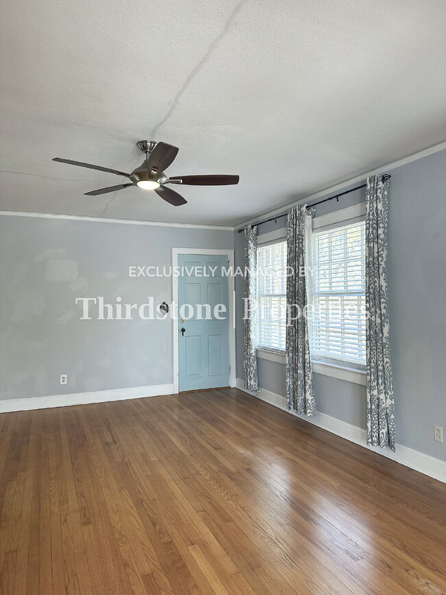 Building Photo - 2779 Riverside Ave