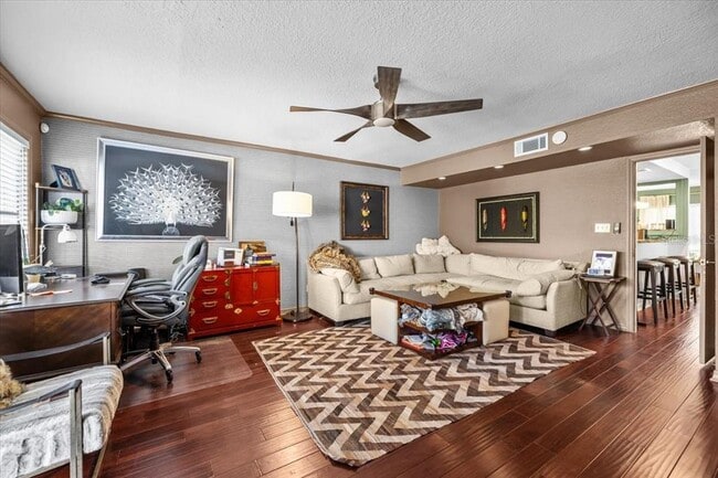 Building Photo - 2903 W Bay Ct Ave