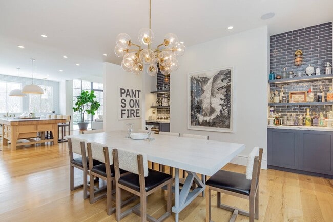 Building Photo - 13 Hilltop Ln