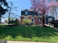 Building Photo - 550 School House Ln