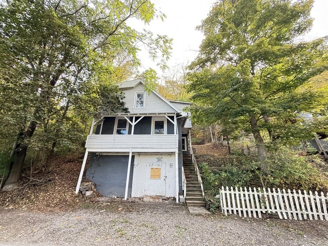 Building Photo - 335 Spencer Rd