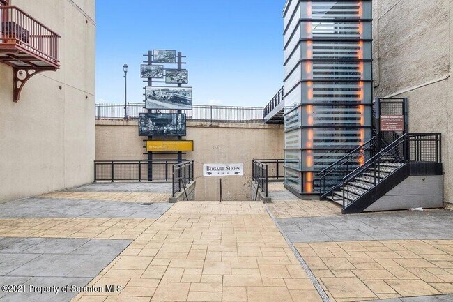 Building Photo - 509 Bogart Pl