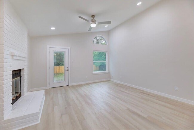 Building Photo - 2111 Rick Whinery Dr