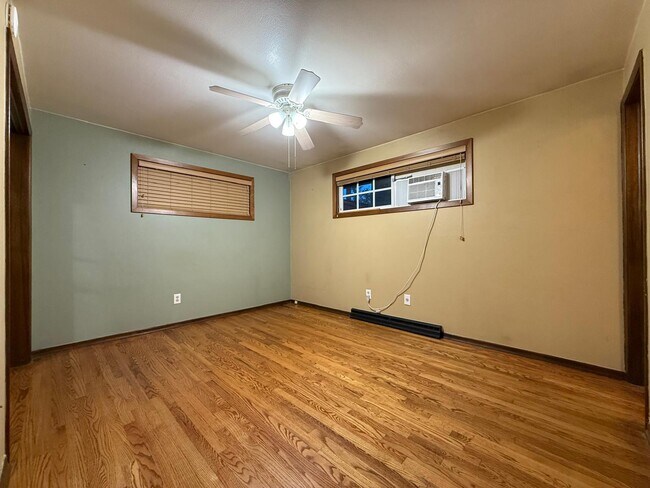 Building Photo - 12915 E Blossey Ave