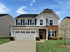 Building Photo - 553 Larragan Dr