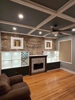 Building Photo - 3041 W Leland Ave