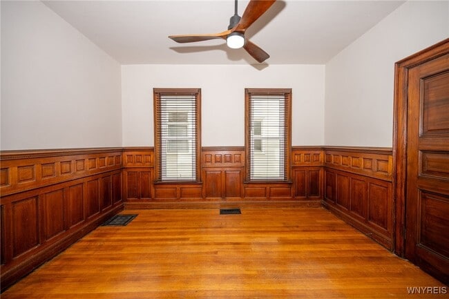 Building Photo - 933 Tifft St