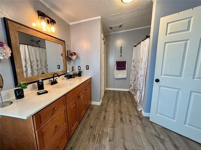 Building Photo - 6433 Orris St