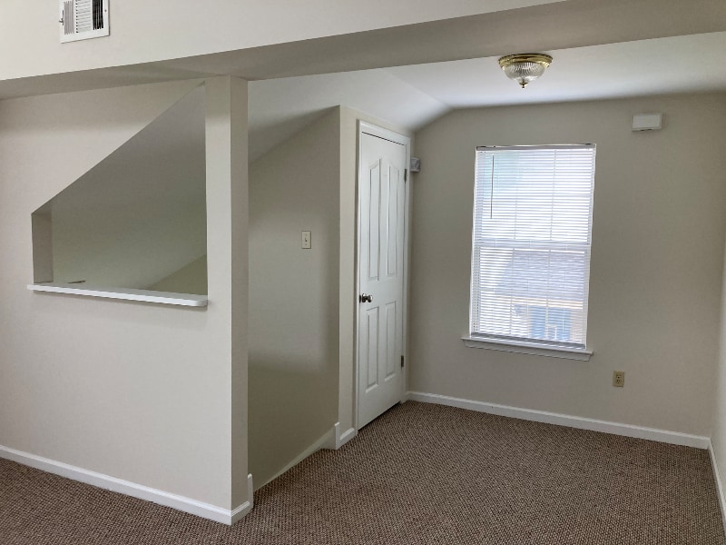 Building Photo - 616 Foxcroft Cir