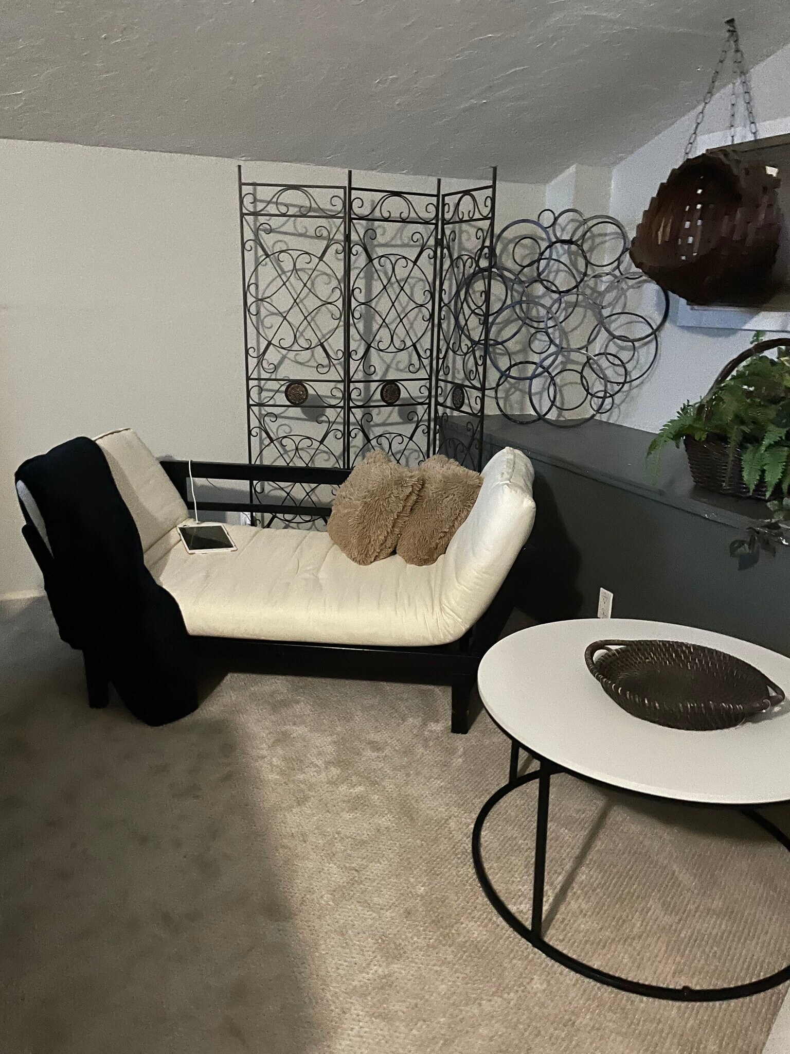 Building Photo - 1954 E 123rd St