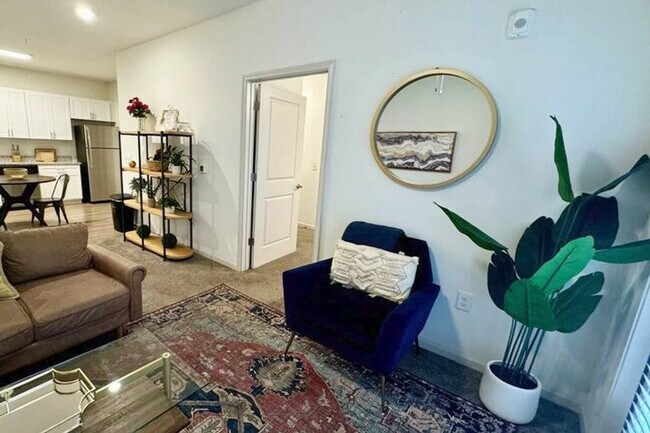 Building Photo - 8165 Windsor Hill Blvd