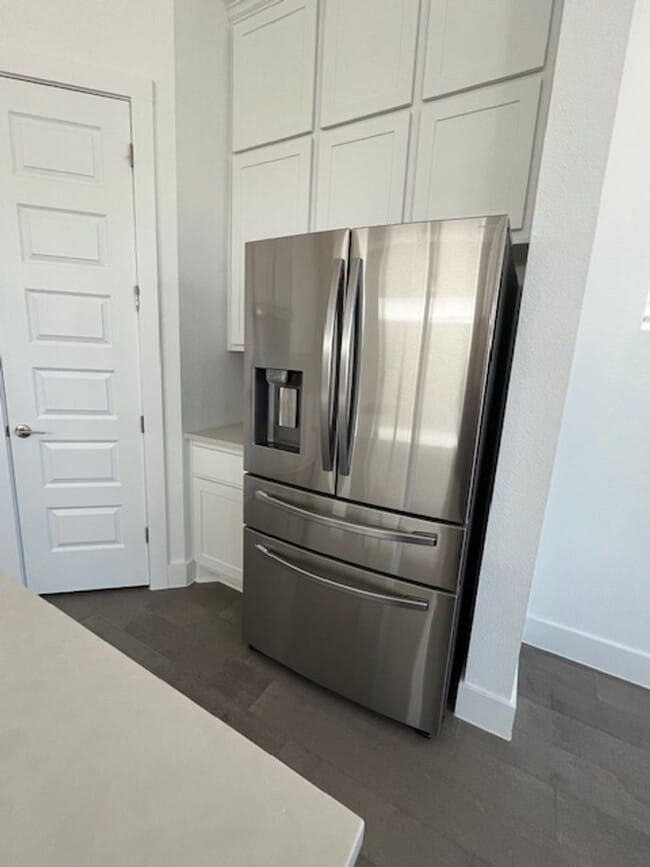 Building Photo - 3 Bdrm, 2 1/2 bath in Parmer Ranch Neighborhood