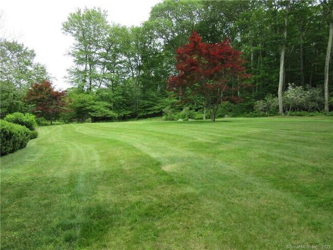 Building Photo - 18 Fox Run