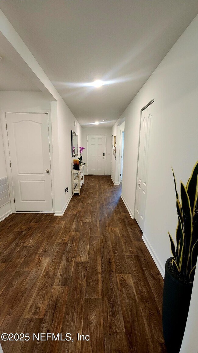 Building Photo - 348 Orellana Rd